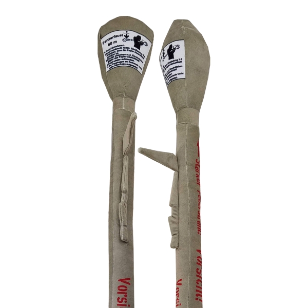Panzerfaust aus Plüsch - 80 cm groß