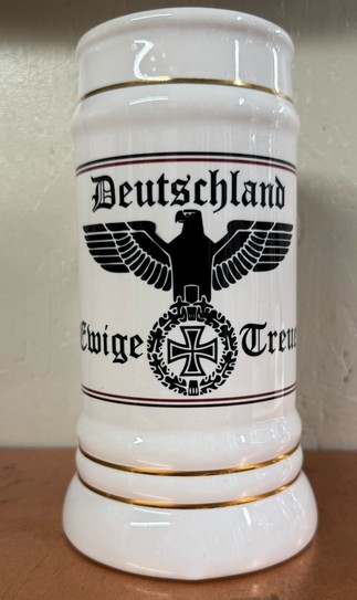 Bierkrug mit Goldlinien - Deutschland Ewige Treue