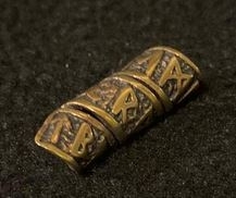 Bartperle - Wikinger Bartperle mit Runen - Bronze